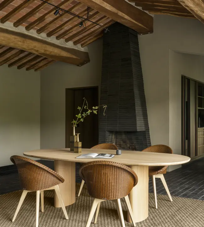 vincent-sheppard-atlas-dining-table-joe-dining-chair-caramel-hr