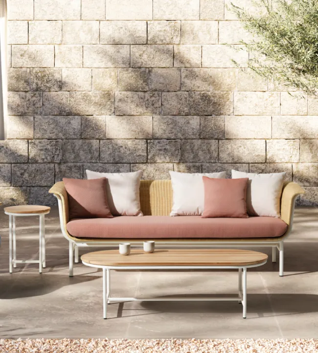 VincentSheppard_WickedLoungeSofa3SLoungeChairWhite_Landscape_1616x1000